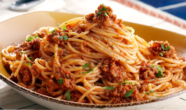 Špagety bolognese s-údeným-tofu